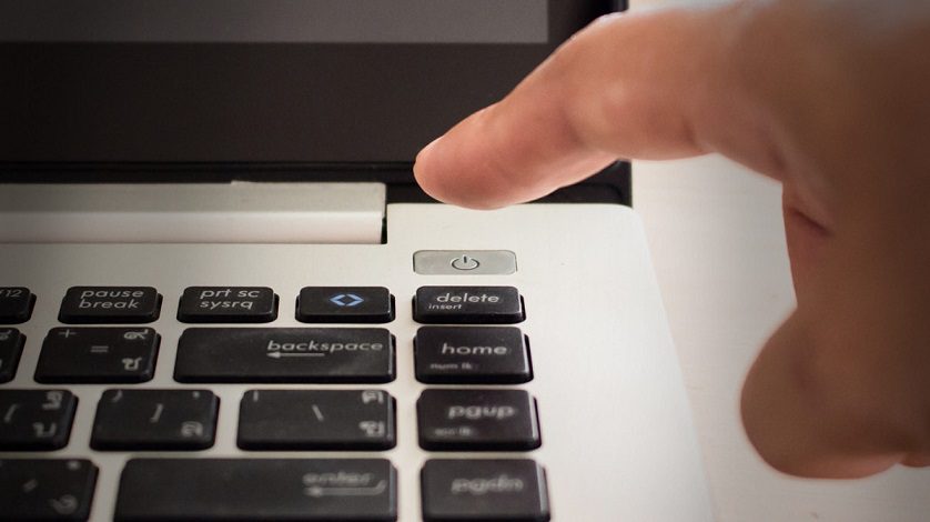 Comment allumer un ordinateur portable ou un PC sans bouton d’alimentation ?